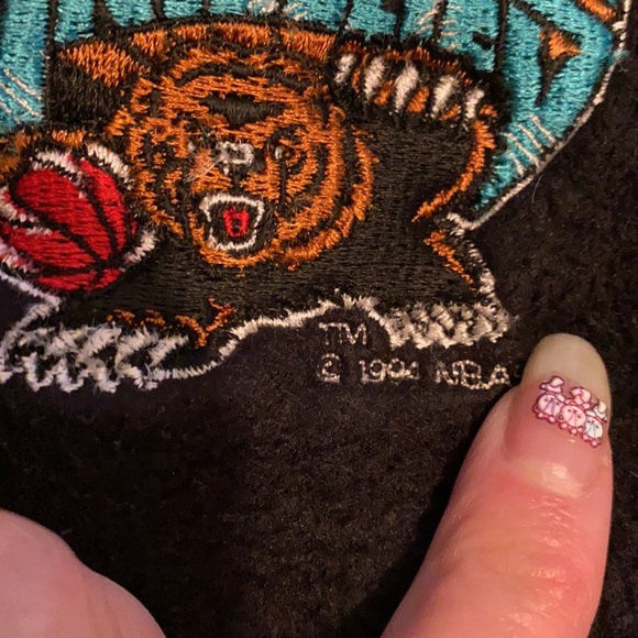 Vintage Vancouver Grizzlies Fleece Sweater - Picture 7 of 10